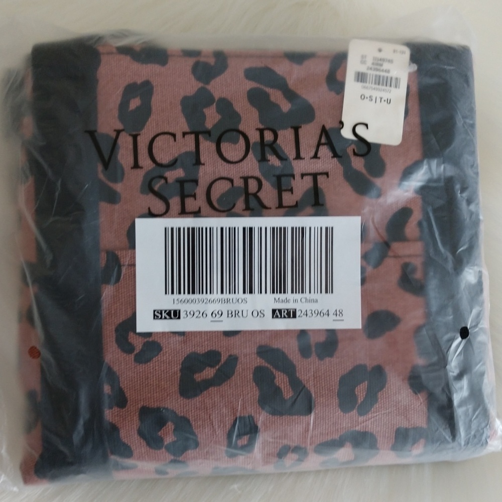 🌺PINK VICTORIA'S SECRET TOP ZIP WEEKENDER - Picture 2 of 4